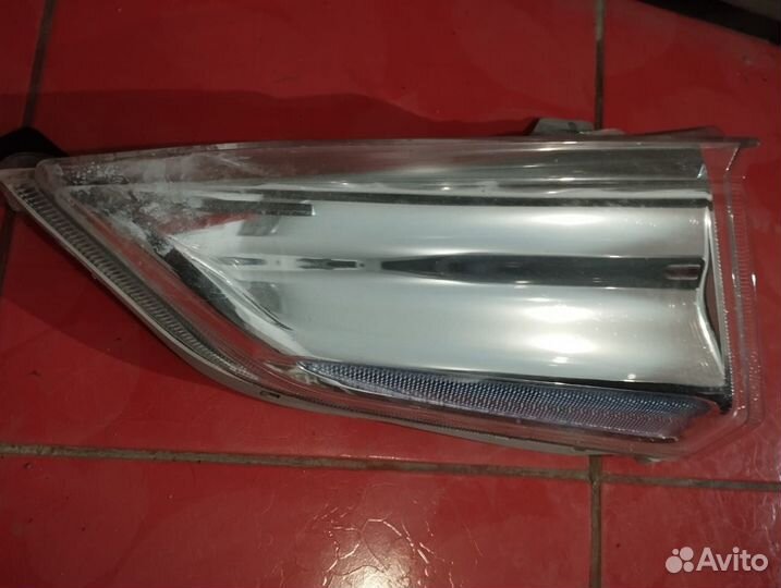 Правый, боковой, фонарь Ниссан Лиф
