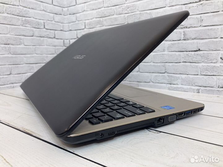 Игровой ноутбук Asus i3/SSD/4gb/2gb видео/гарантия