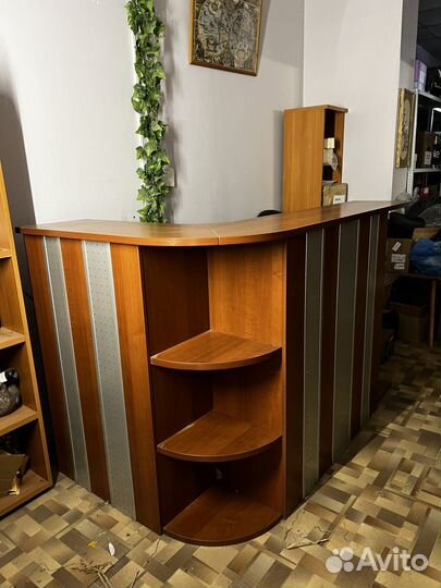 Стол со стойкой