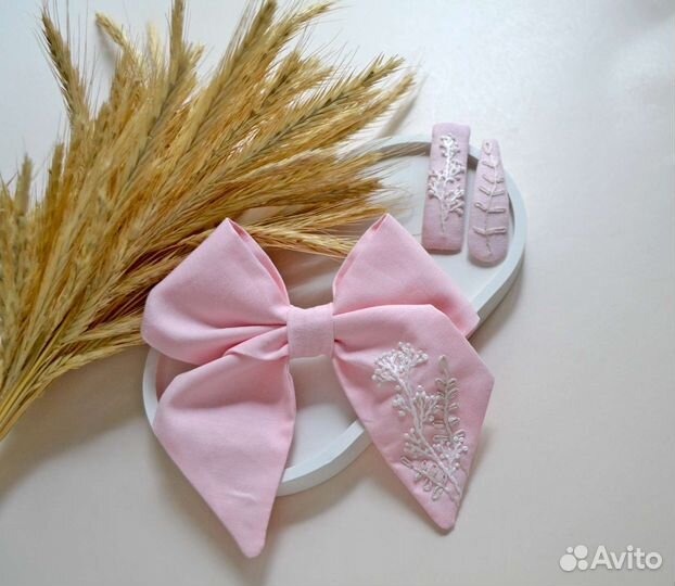Банты с вышивкой,заколки с вышивкой ручной работы