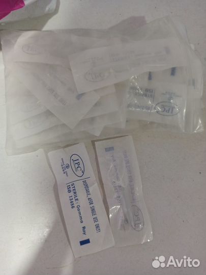 Много.Расходные материалы.Иглы и колпачки