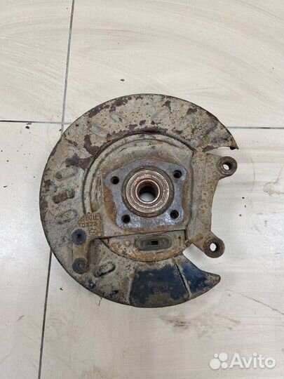 Кулак задний левый 4WD Mazda CX-7