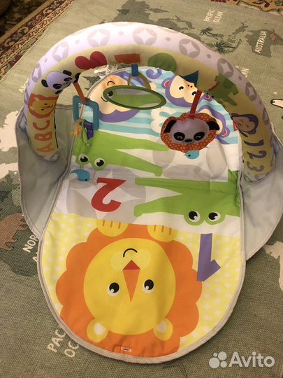 Развивающий коврик fisher price+игрушка mothercare