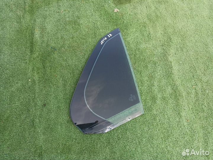 Стекло дверное заднее правое Volkswagen Jetta