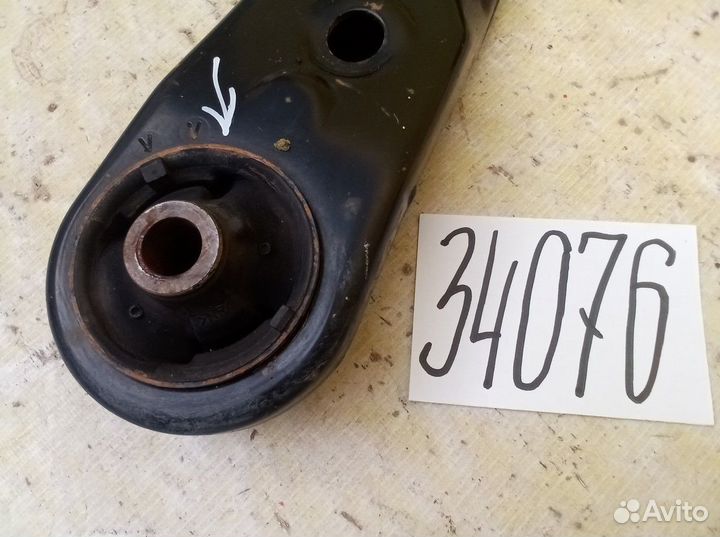 Toyota RAV4 Рычаг передний нижний левый и правый