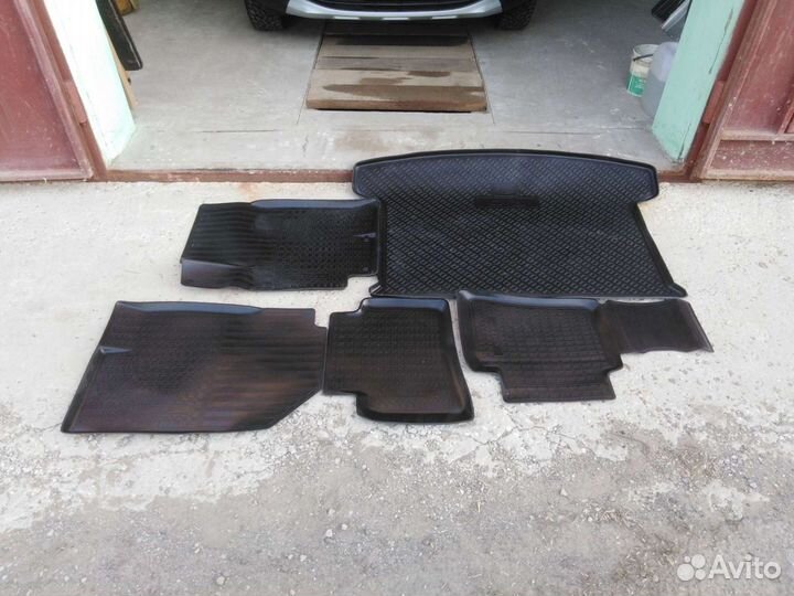 Оригинальные коврики салона и багажника