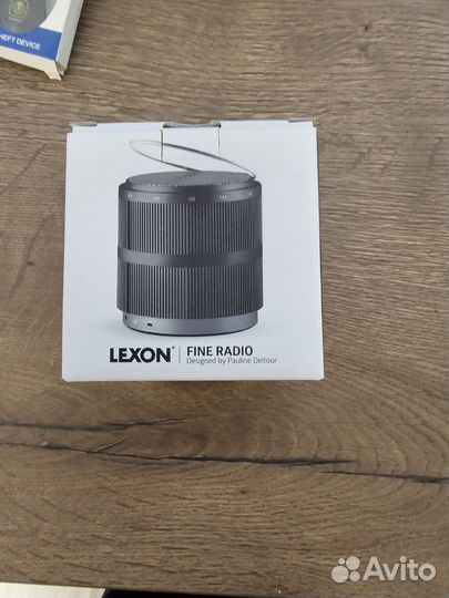 Радио-колонка Lexon Fine FM radio LA103