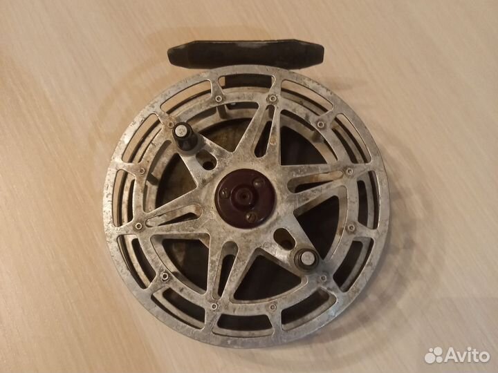 Удилище,ледобур,набор для рыбалки и др