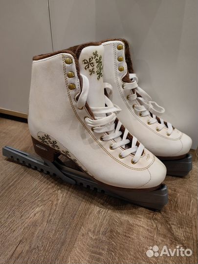 Коньки фигурные Bladerunner 39