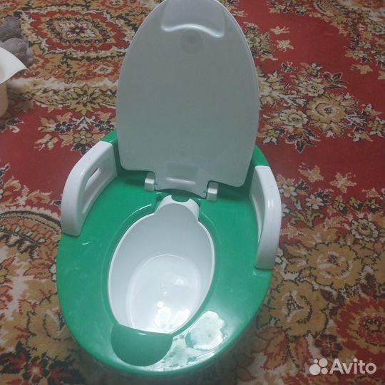 Детский горшок в виде унитаза