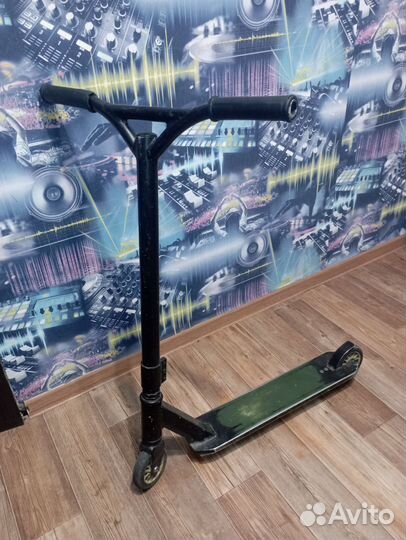 Трюковой самокат