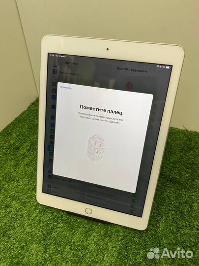 Планшет Apple iPad (2018)