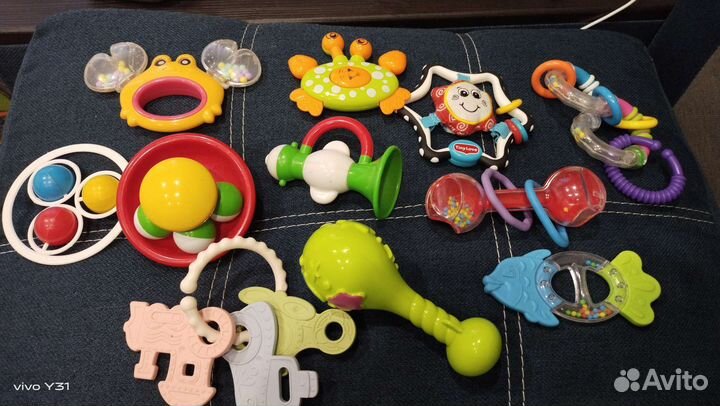 Прорезыватели и погремушки пакетом