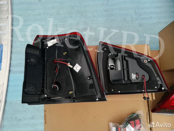 Задние фонари Toyota Land Cruiser 200 07-15