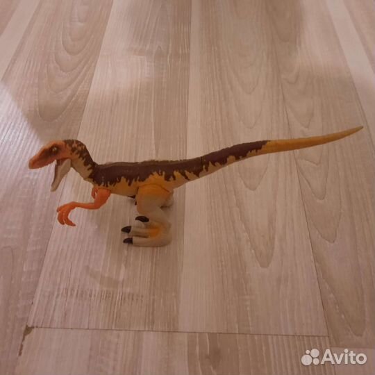Ютораптор из серии Jurassic world