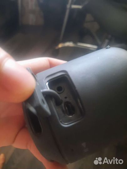 Продам портативную колонку Sony