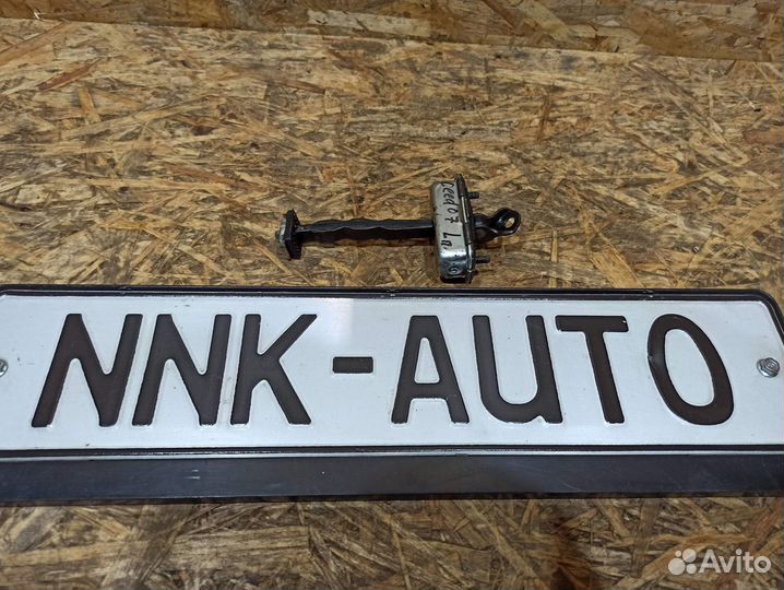 Ограничитель двери Kia Ceed