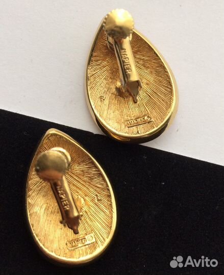 Серьги и клипсы с маркировкой