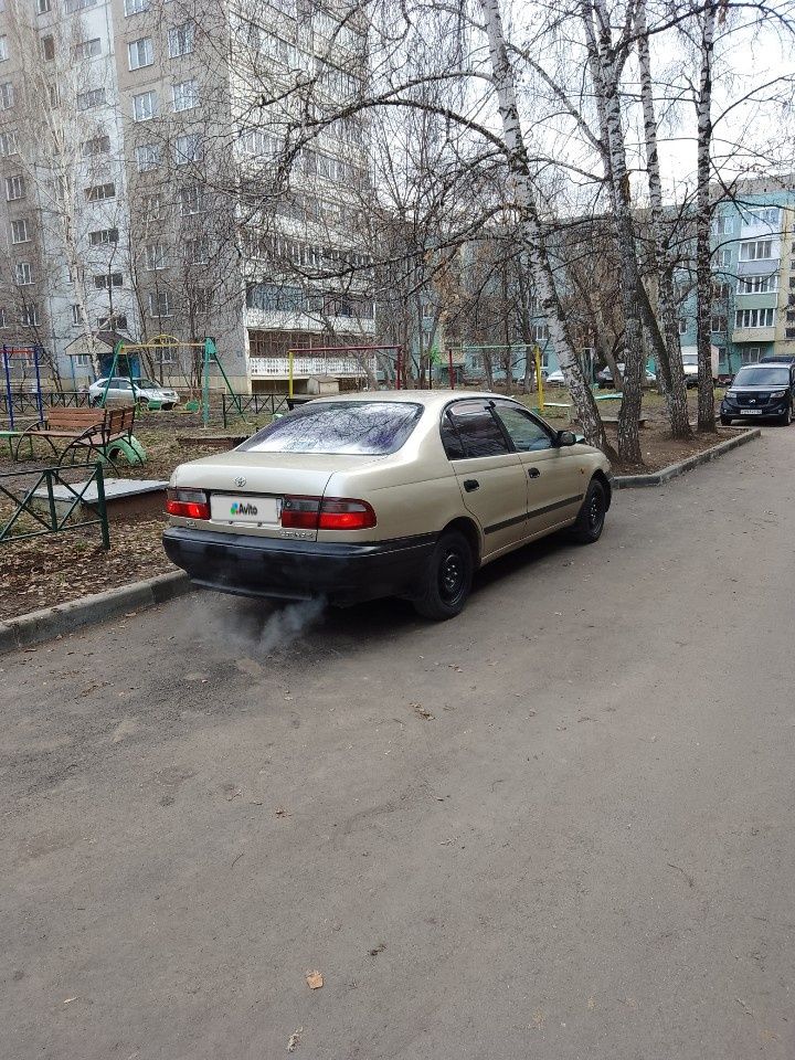 Toyota Carina E: фото владельца