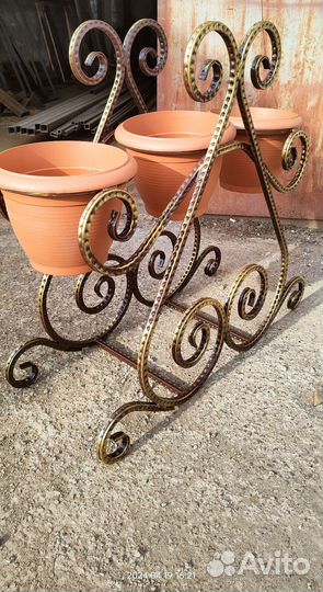 Цветник, подставка под цветы