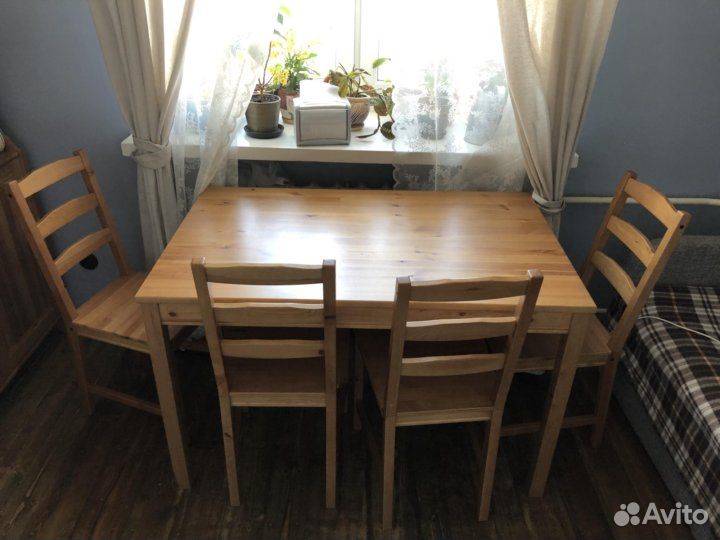 Комплект стол и стулья Икеа