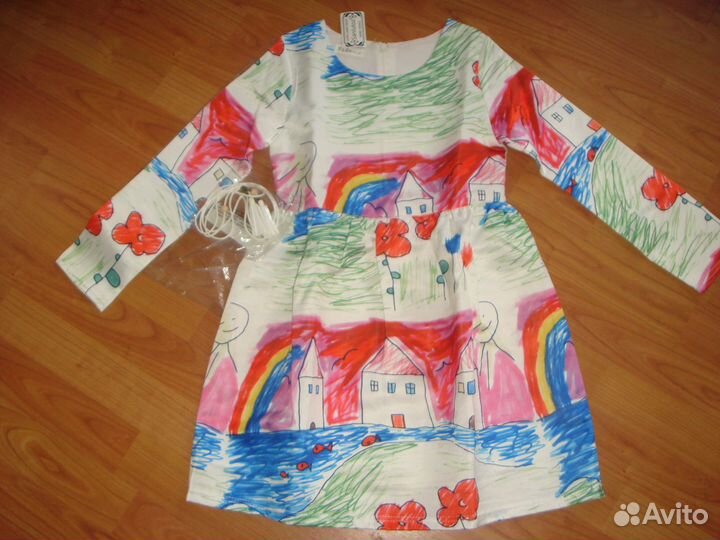 Новое нарядное платье д/д 8-9лет