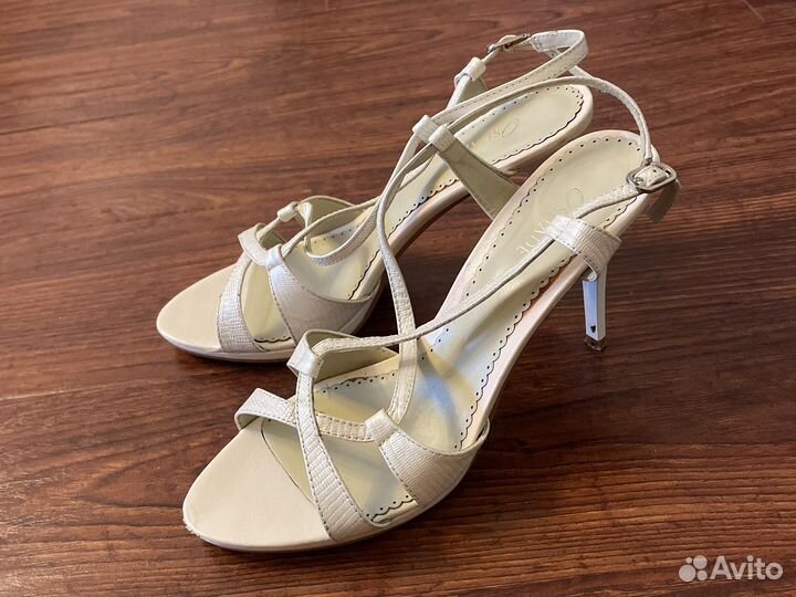 Босоножки 38