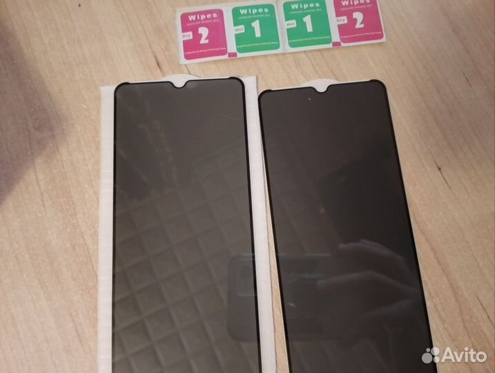 Защитное стекло 2 штуки