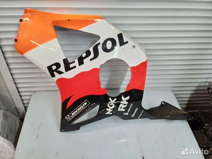 Honda cbr900rr / 954, SC50. Пластик боковой. Бок