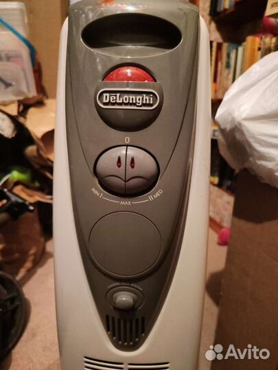 Масляный обогреватель Delonghi G010715 R