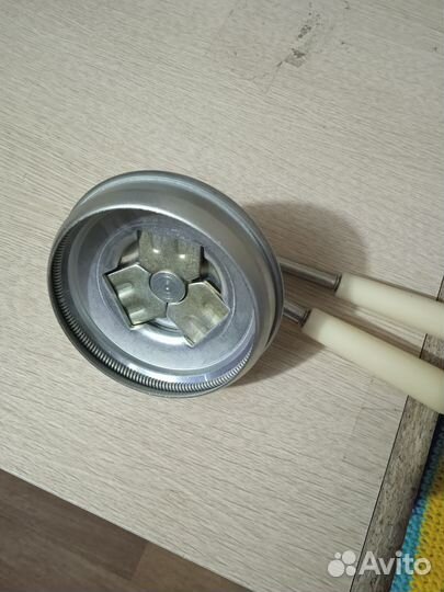 Закаточная машинка для жестяных банок