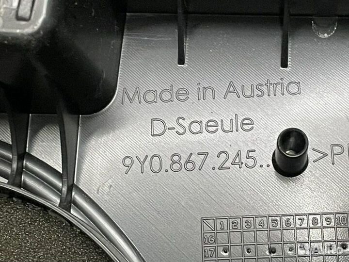 Обшивка стойки багажника задняя левая Porsche