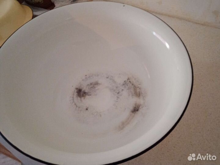 Эмалированный таз