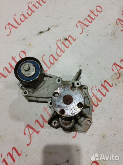 Помпа Ford Focus 2 1.6 2011