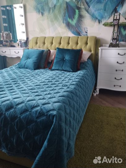 Шторы и покрывало на кровать