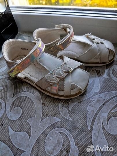 Сандалии для девочки 28р