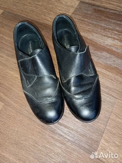 Отдам бесплатно ботинки для мальчика