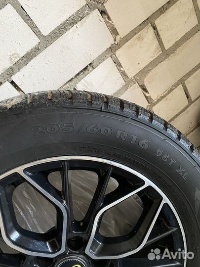 Комплект зимних колес r16