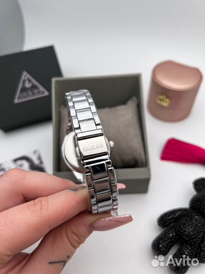 Guess часы новые