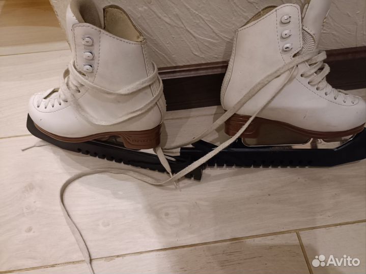 Фигурные коньки jackson 11С