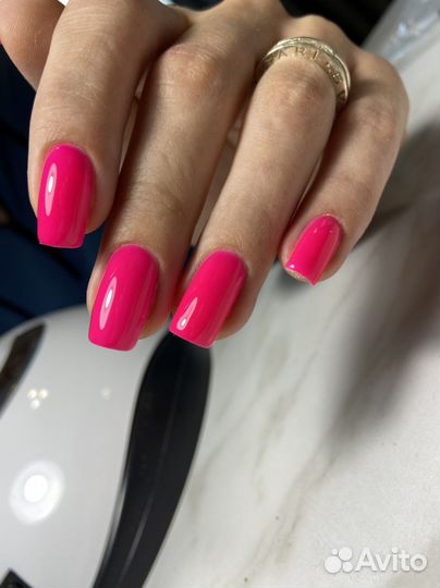 Услуги маникюра и педикюра