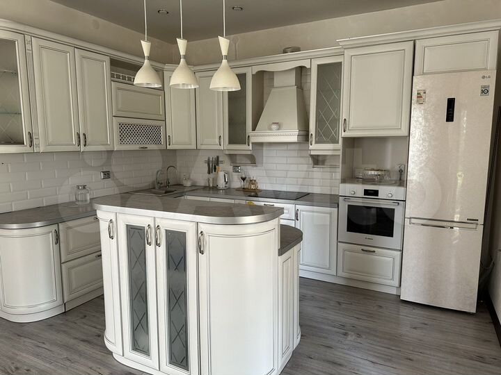 Дом 199 м² на участке 15 сот.