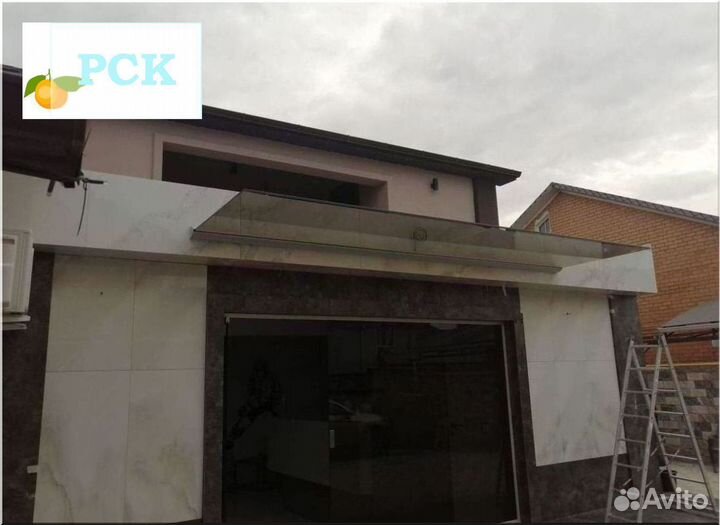 Стеклянный козырек