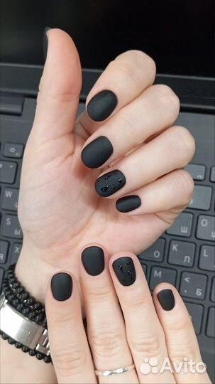 Модель на маникюр с покрытием гель лак