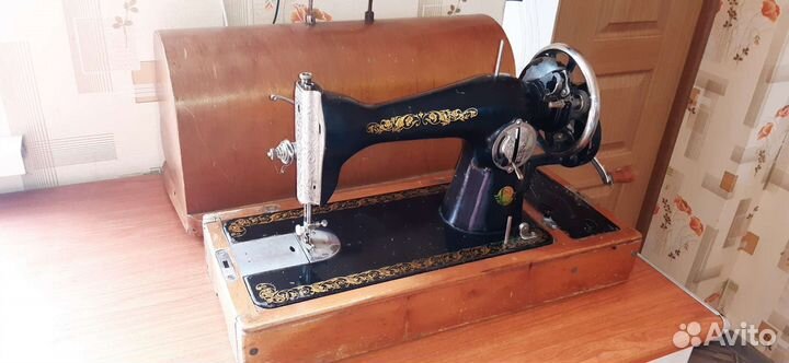 Швейная машина