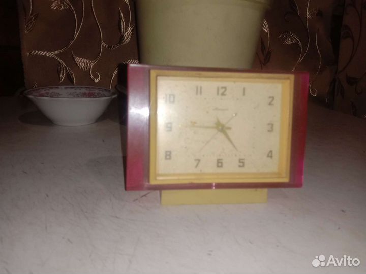 Часы молния настольные