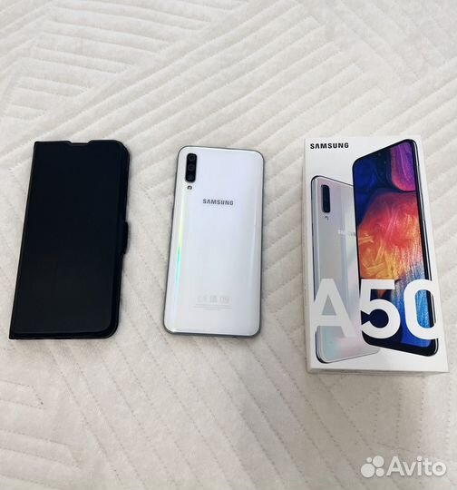 Samsung Galaxy A50, 6/64 ГБ