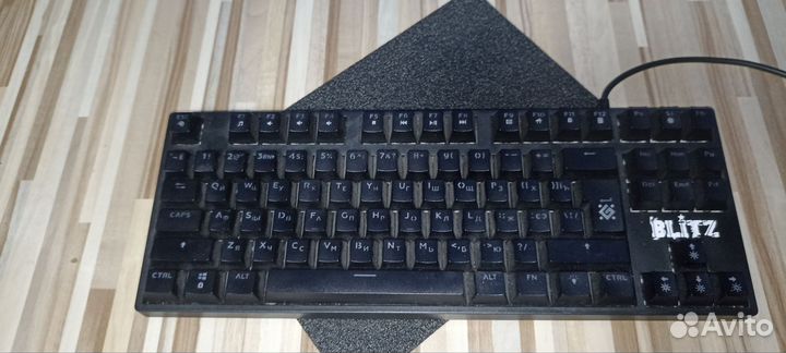 Игровая механическая клавиатура Defender blitz