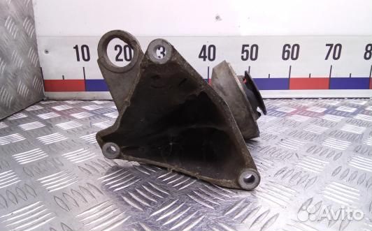 Кронштейн кпп опорный volkswagen passat B5 (ABL04DZ01)