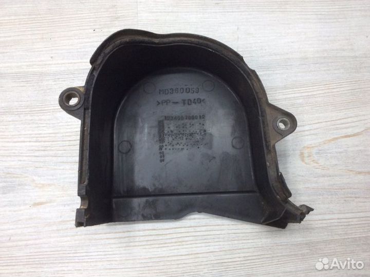 Кожух ремня грм левый Mitsubishi Pajero/Montero Ii